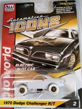 Auto World Slot Car Automotive Icons 1970 Dodge Challenger R/T CHASE White