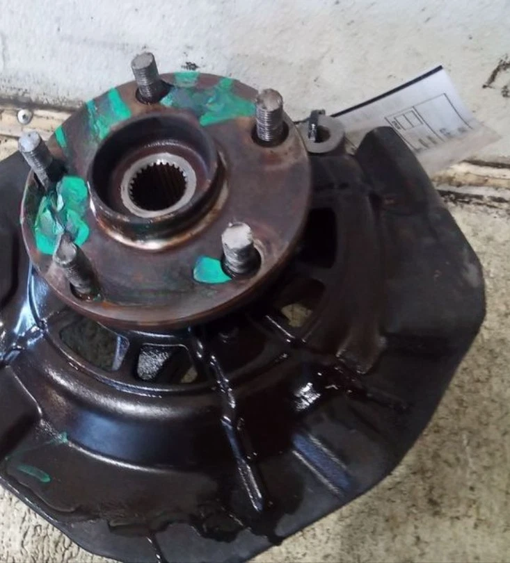 Toyota Camry 2012-2017 conjunto de nudillos de husillo delantero izquierdo SE Sport Foto 2 de 4