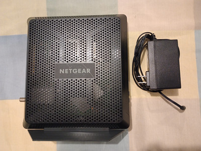 NETGEAR Nighthawk AC1900 C7000V2 WiFi Cable Modem Router With Power Cord