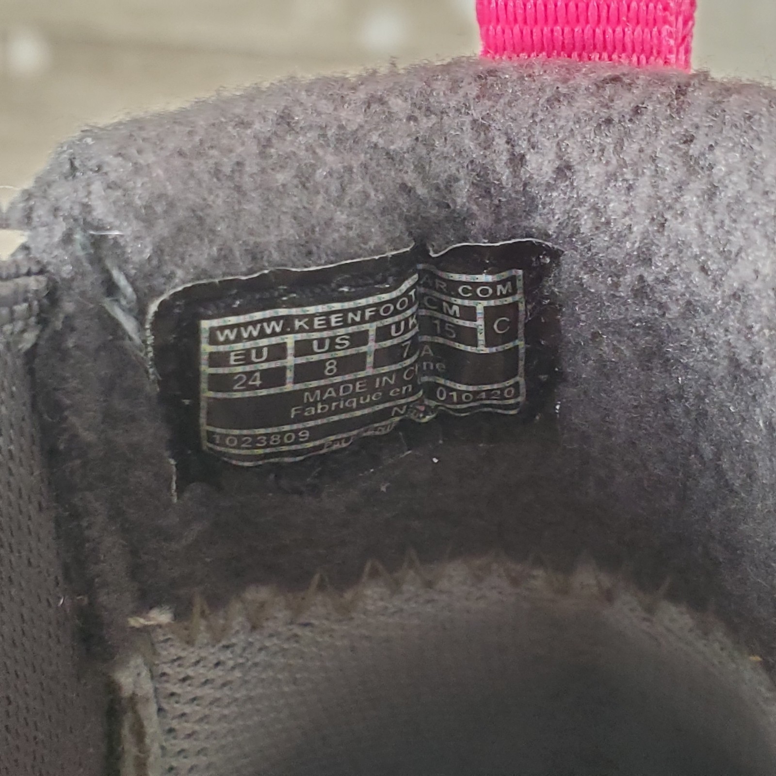 Stivali bambino Keen Kootenay III taglia 8 nero grigio impermeabili punta tonda nuovi senza scatola