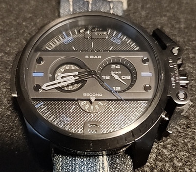 Diesel Dz4397 Quartz Analog Watch Preowned NO box watch only read description