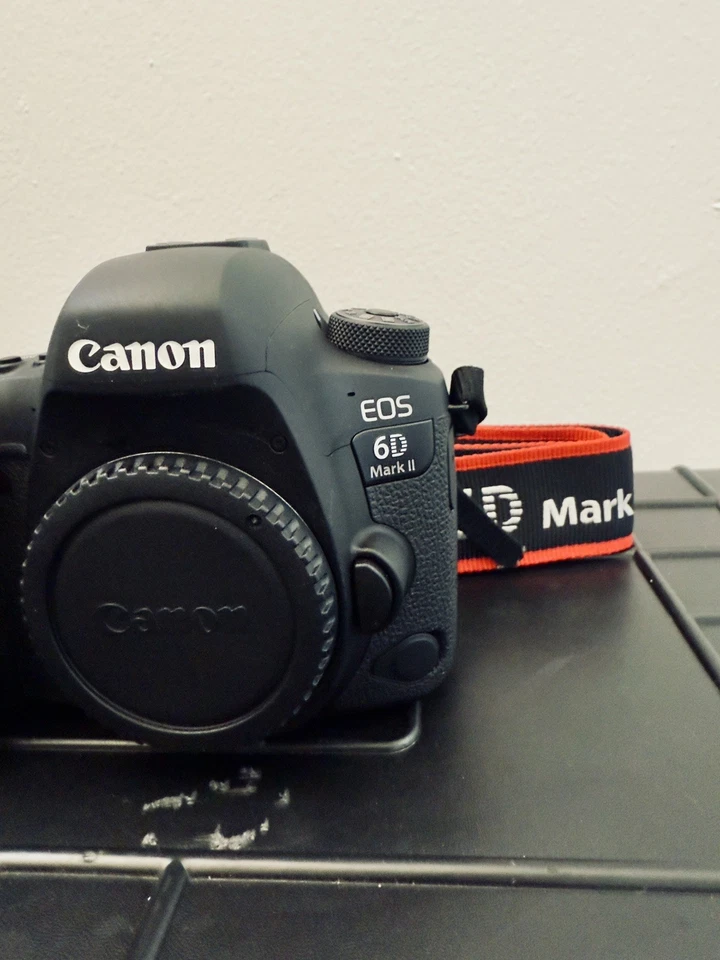 Canon EOS 6D Mark II DSLR Camera - WiFi Enabled - Image 3 of 4