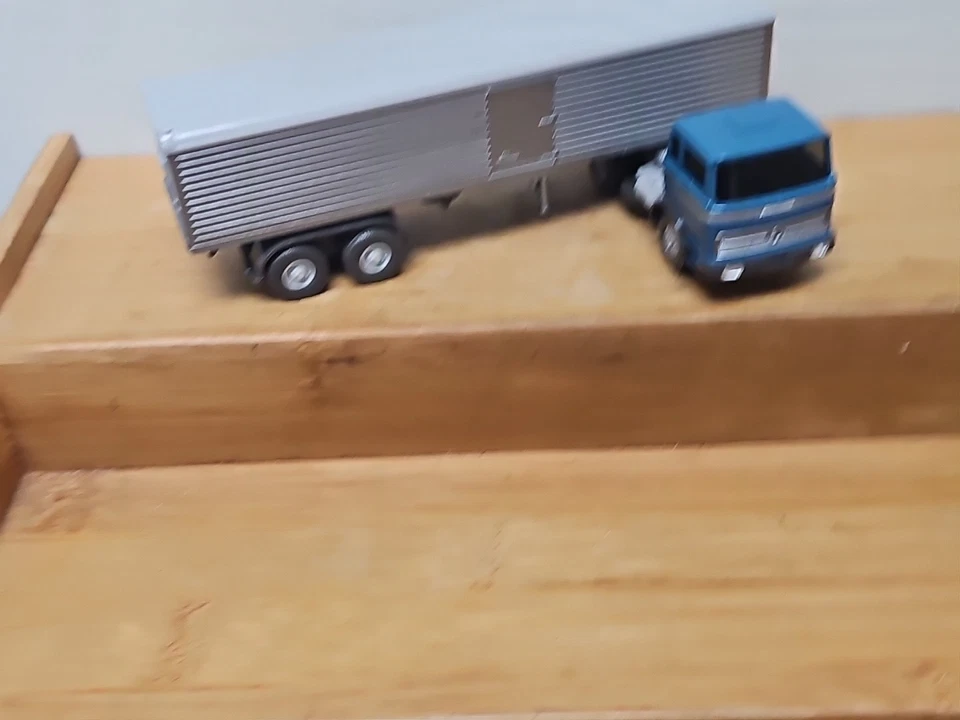 1969 WIKING Nr. 52g MERCEDES TRACTOR TRAILER 1:87 SCALE - Image 2 of 4