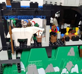 LEGO 6079 Dark Forest Fortress Elkwood with Minifigures Horse Cart Castle