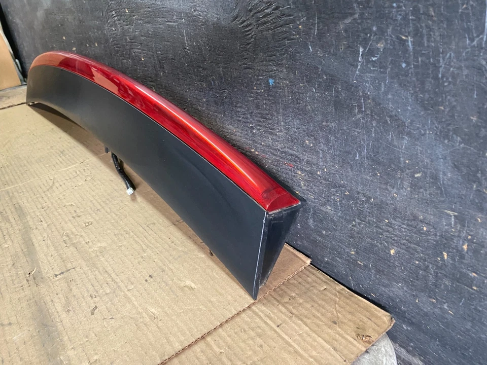 Alerón de puerta trasera Honda Insight 2010-2011 tercera luz de freno OEM R2209 DG Foto 2 de 4