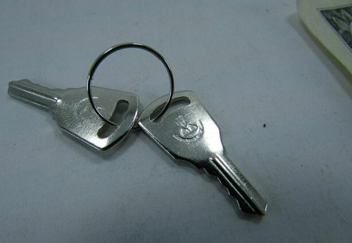 Lot 3 Small Electronic Switch Locks with Mounting Nuts, Keyed Alike, Electrical - Foto 8 di 12