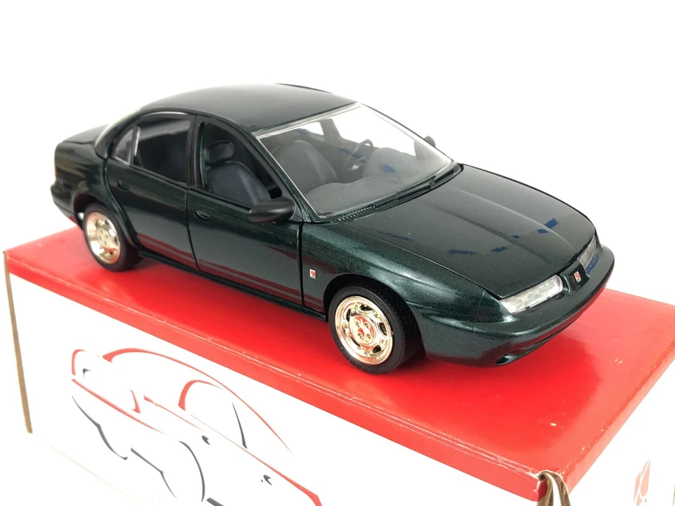 Saturn SL2 Limited Edition 1:18 Scale Model Car green complete w box+certificate - Image 3 of 4
