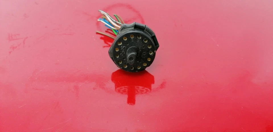 Cuadro de instrumentos velocímetro dureza cableado mercedes w123 200d 240d 300d  Foto 2 de 3