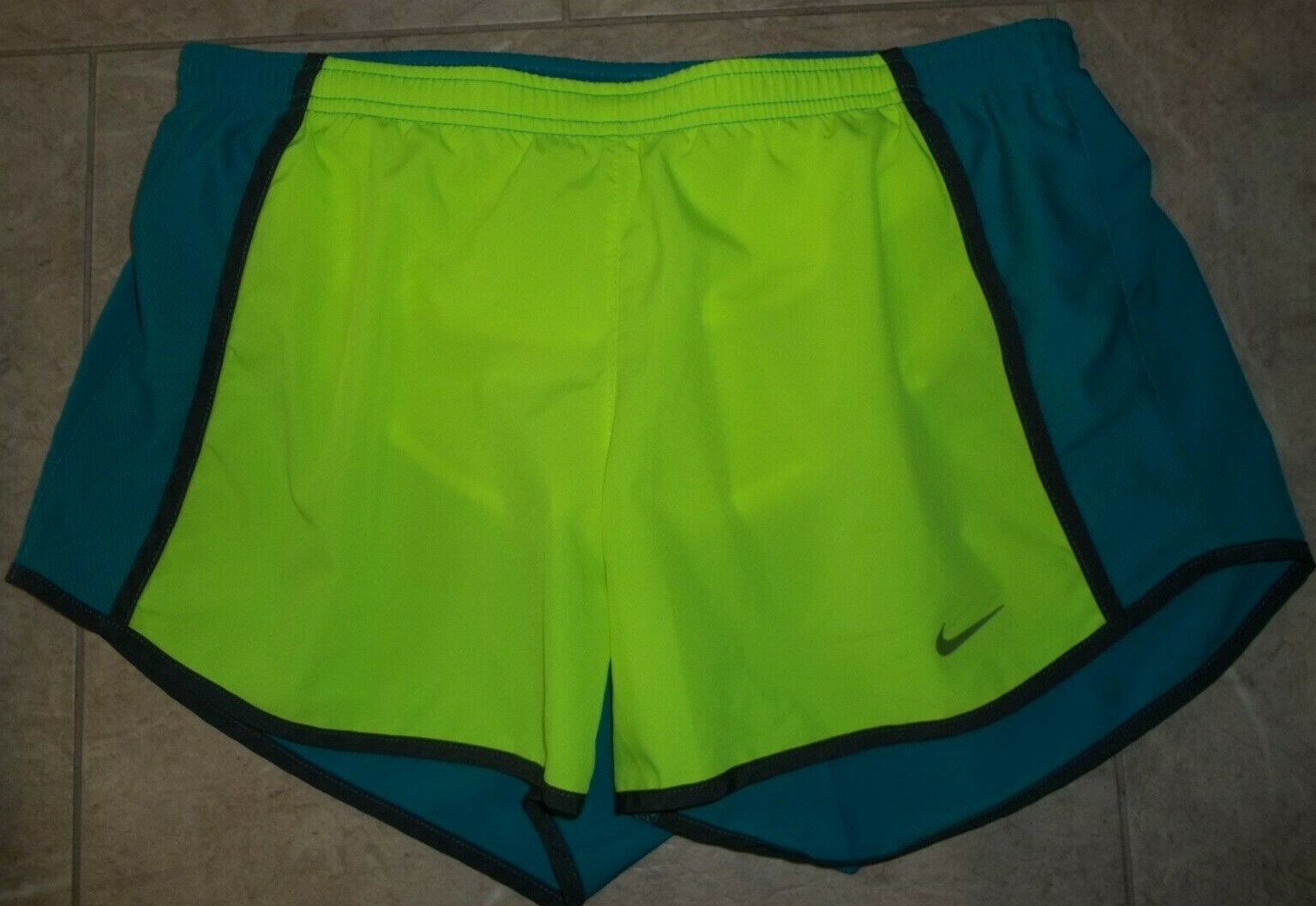 Nike Women’s Lined Running Shorts Sz S DriFIT Training Workout Neon