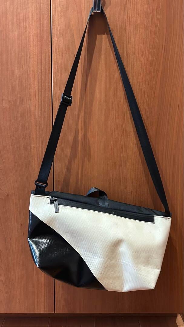 FREITAG F640 ROLLIN YELLOW White RARE Color Messenger Crossbody