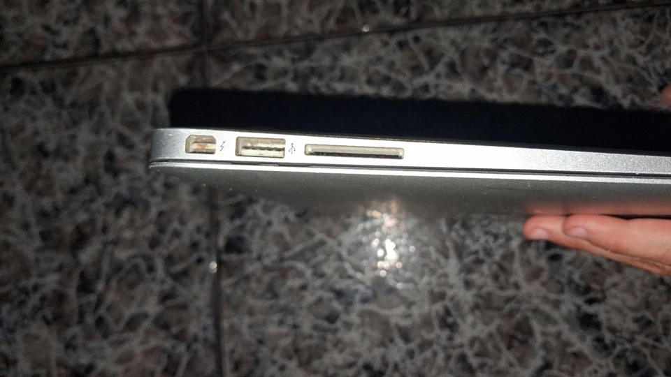 Apple MacBook Air 13" 2017 · i5 · 8GB · 128GB, foto 2 de 5