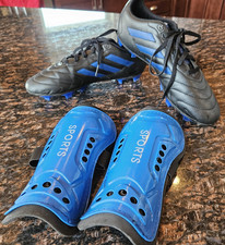 Adidas Unisex Youth Soccer Cleats SGC 753002 Black Blue, Size 5 Shin Guards