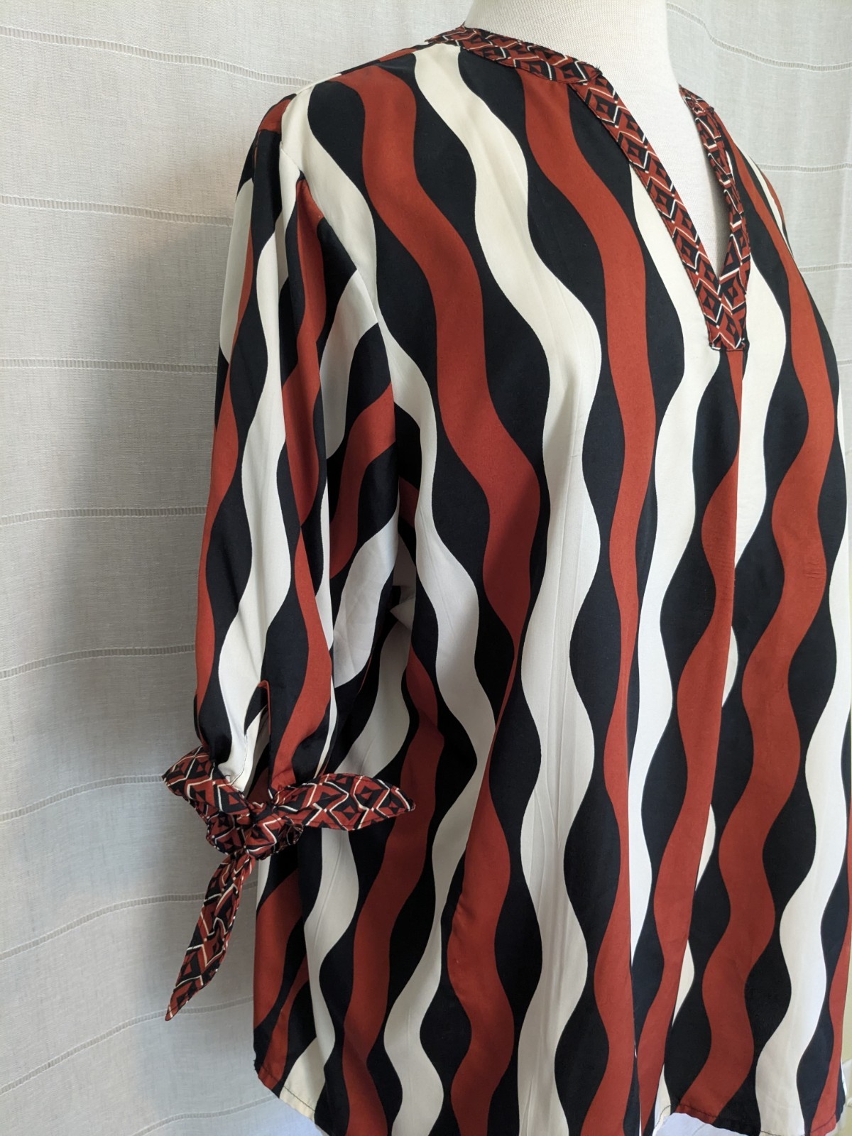 Millenium Women's Wave Pattern Tie Sleeve Blouse … - image 5