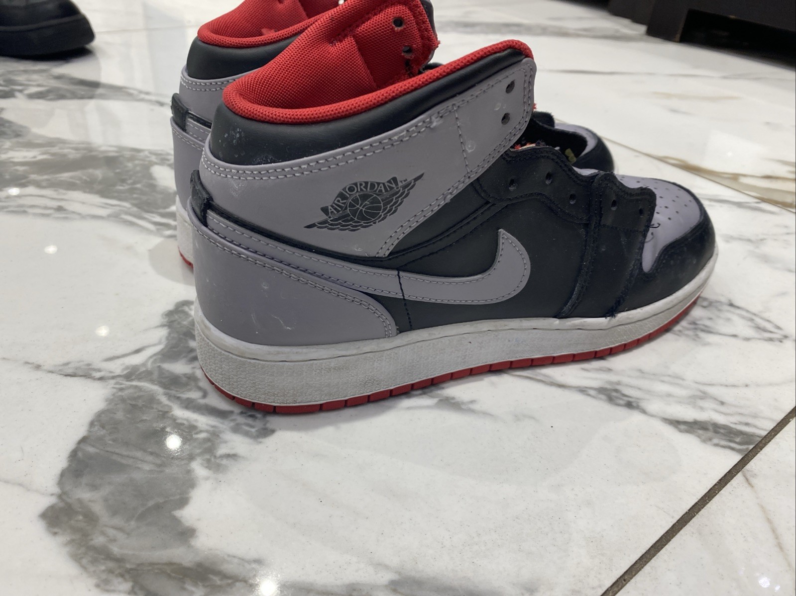 Air Jordan one mid bread shadow - image 4