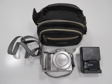 Kodak EasyShare Z612 Digital Camera 12x Optical Zoom Silver , case and charger