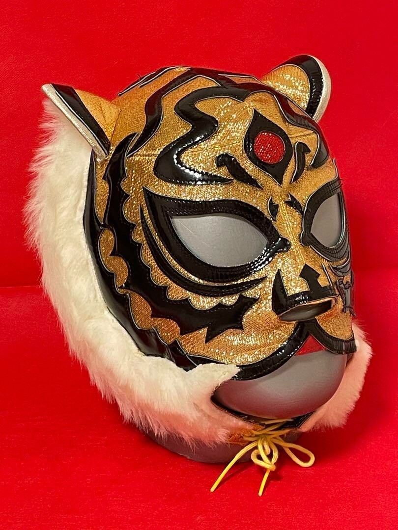 Signed 2nd generation Tiger Mask Pro Wrestling collection talent