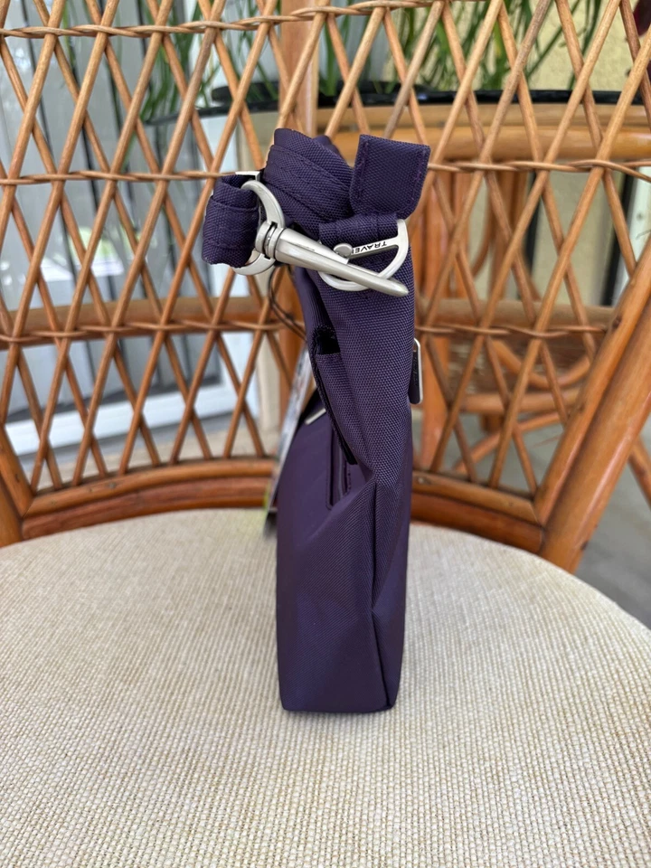 Mini bolso de hombro clásico antirrobo Travelon color: púrpura Foto 2 de 4