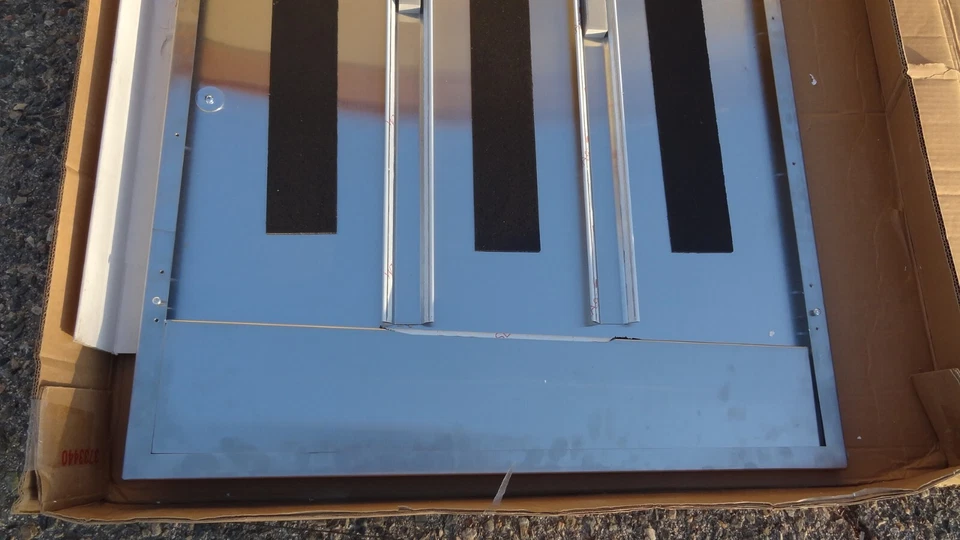 Panel de puerta Sub-Zero 7023707 acero inoxidable 30" con manija tubular - LH Foto 4 de 4