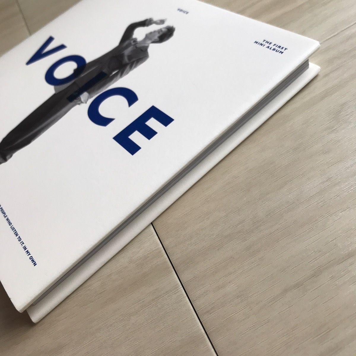 ONEW オニュ  The FIRST MINI ALBUM VOICE 未開封 ONEW オニュ The FIRST MINI ALBUM VOICE 未開封