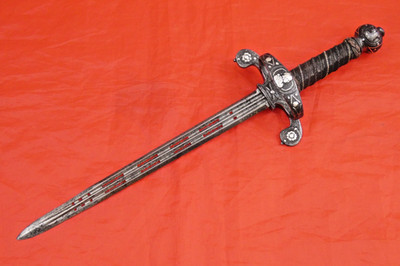 FINE ANTIQUE 16 / 17 CENTURY EUROPEAN PARRYING DAGGER SILVER ENCRUSTATION Sword