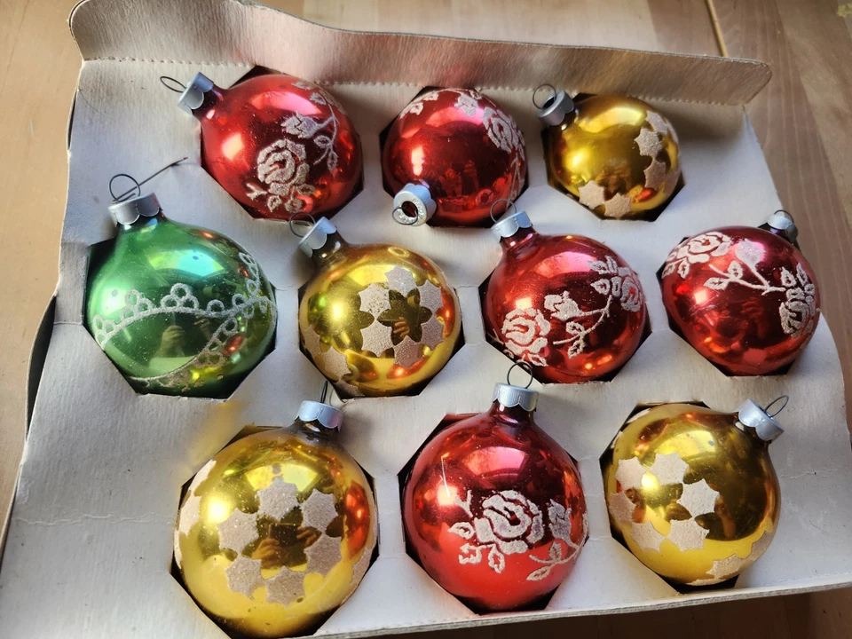 Caja Coby Vintage 10 Adornos Navideños Redondos Estampados Vidrio Mercurio, Hechos en EE. UU. Foto 3 de 4
