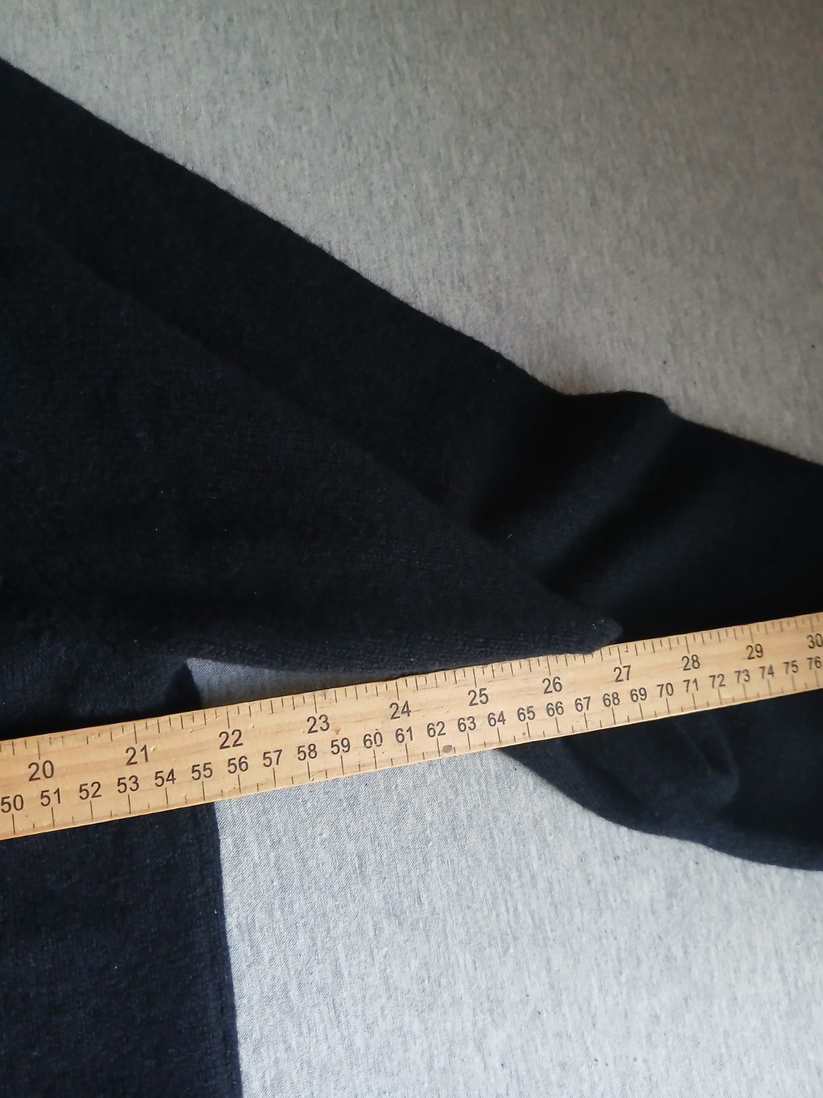 Uniqlo Sweater Mens Medium Cardigan 100 Wool V Neck Grandpa Preppy Minimalist  thumbnail 5