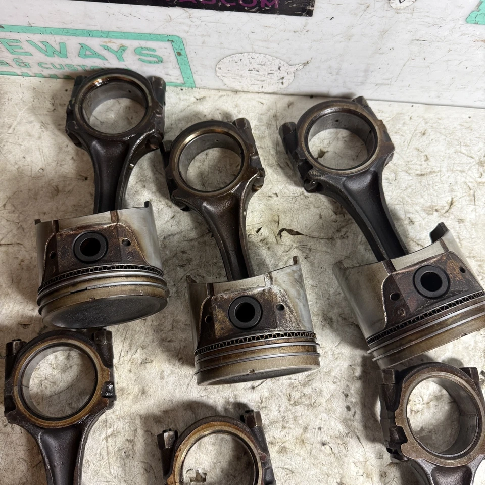 Комплект поршней и соединительных стержней турбомотора 81-83 Nissan 280zx 6 L28 2,8 л 280z - Изображение 3 из 4