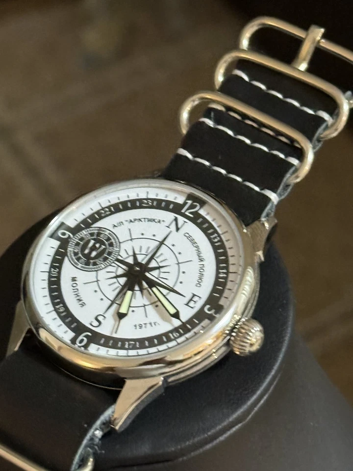 Reloj Molniya Vintage Brújula Mecánico Muñeca Ártica Ruso Molnja Militar Foto 2 de 4