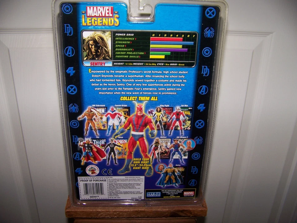 Marvel Legends Giant Man Series Sentry Toy Biz Action Figure & Comic Mint - Image 2 of 4