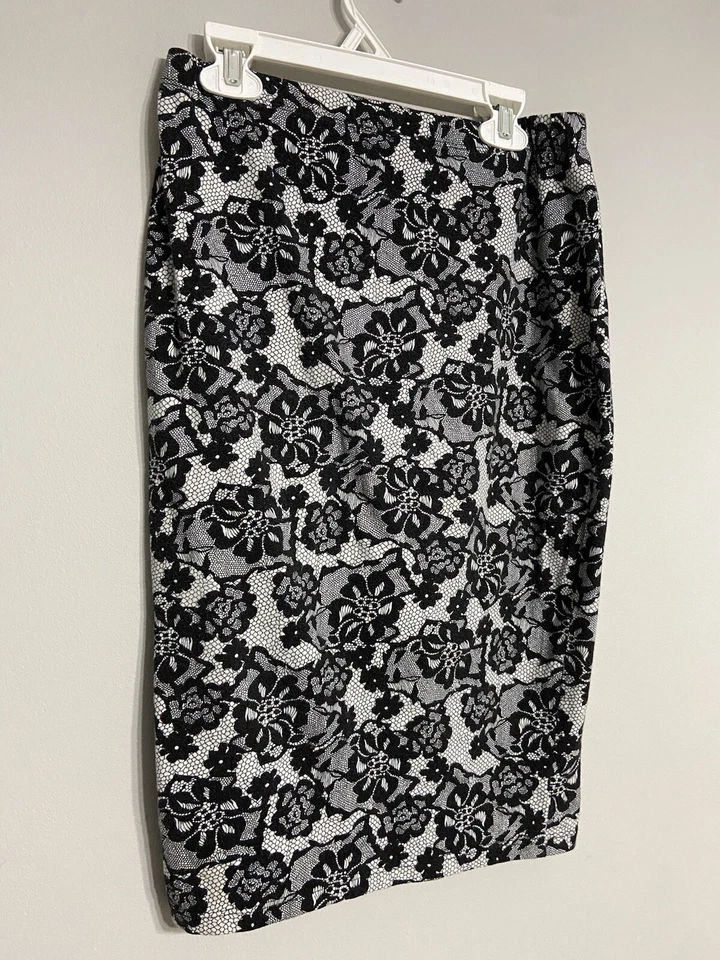 Saia Silhouette NYC cinza floral comprimento do joelho leve feminina pequena - Imagem 4 de 4