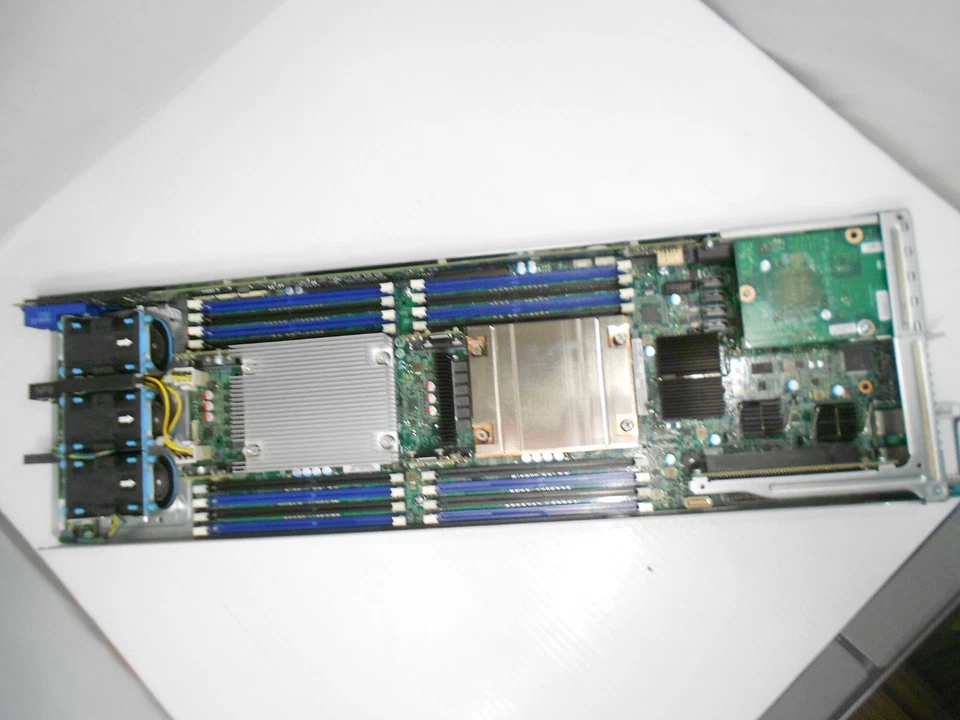 Cohesity C2605 Intel Server 12x 3.5'' 4 node HNS2600TP H26989-273 LGA2011-3 DDR4 - Image 3 of 4