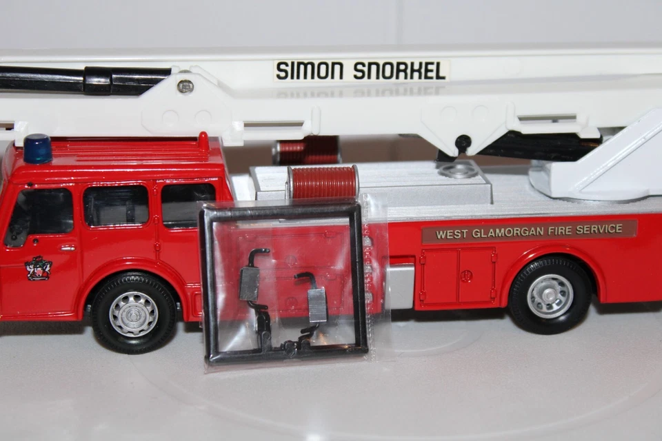 Corgi Classics 1994 #97392 Simon/Denis Hydraulic Platform "West Glamorgan Brig" - Image 3 of 4