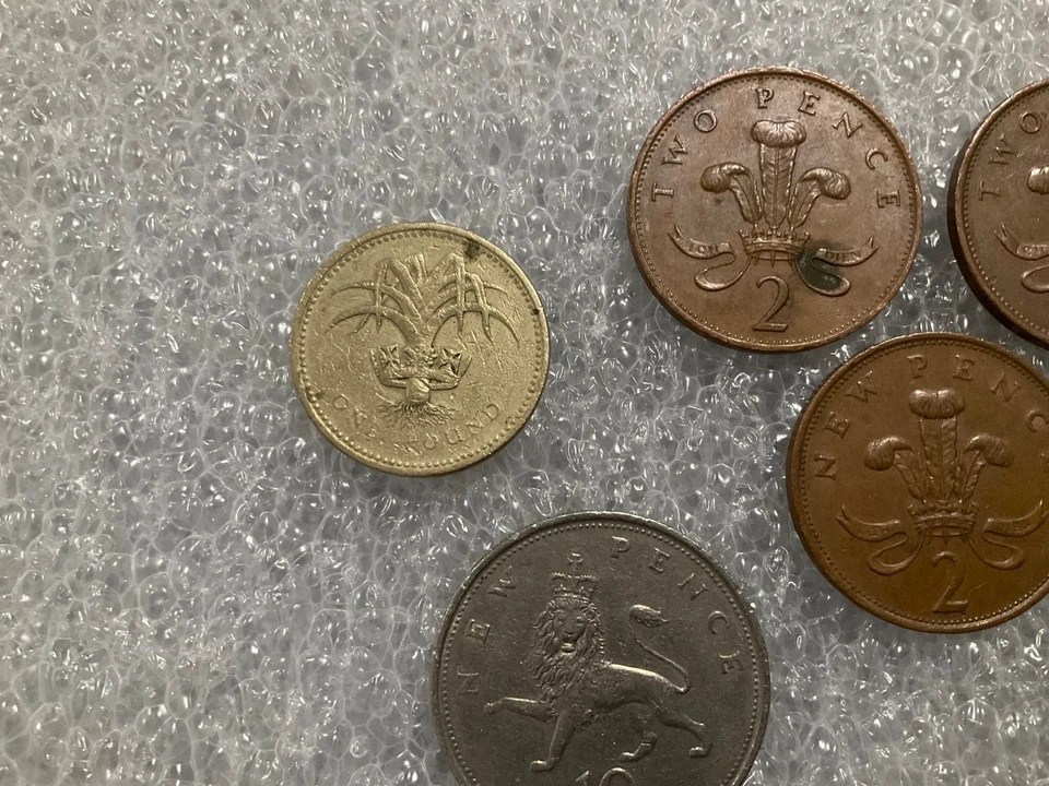 Uk Britain Rare Queen Elizabeth 2 10 Pence, 1992 + more coins 11 coin lot - Image 2 of 4