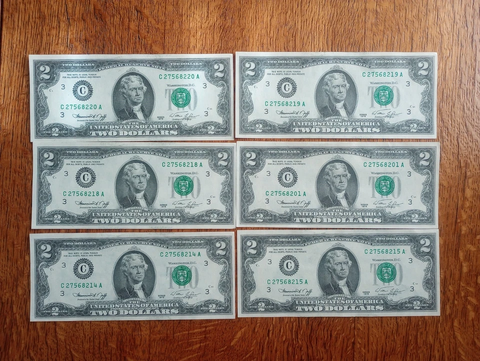 Six 1976 Two Dollar Bills.  Lightly handled. Some in sequence  - Image 2 of 3
