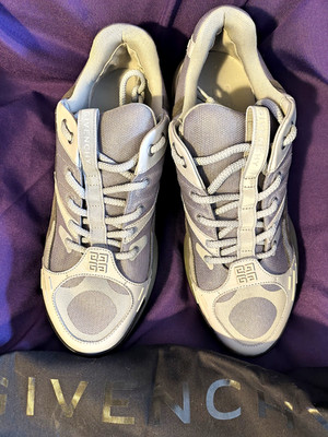Givenchy Giv 1 TR Sneakers LOW TOP RUNNER