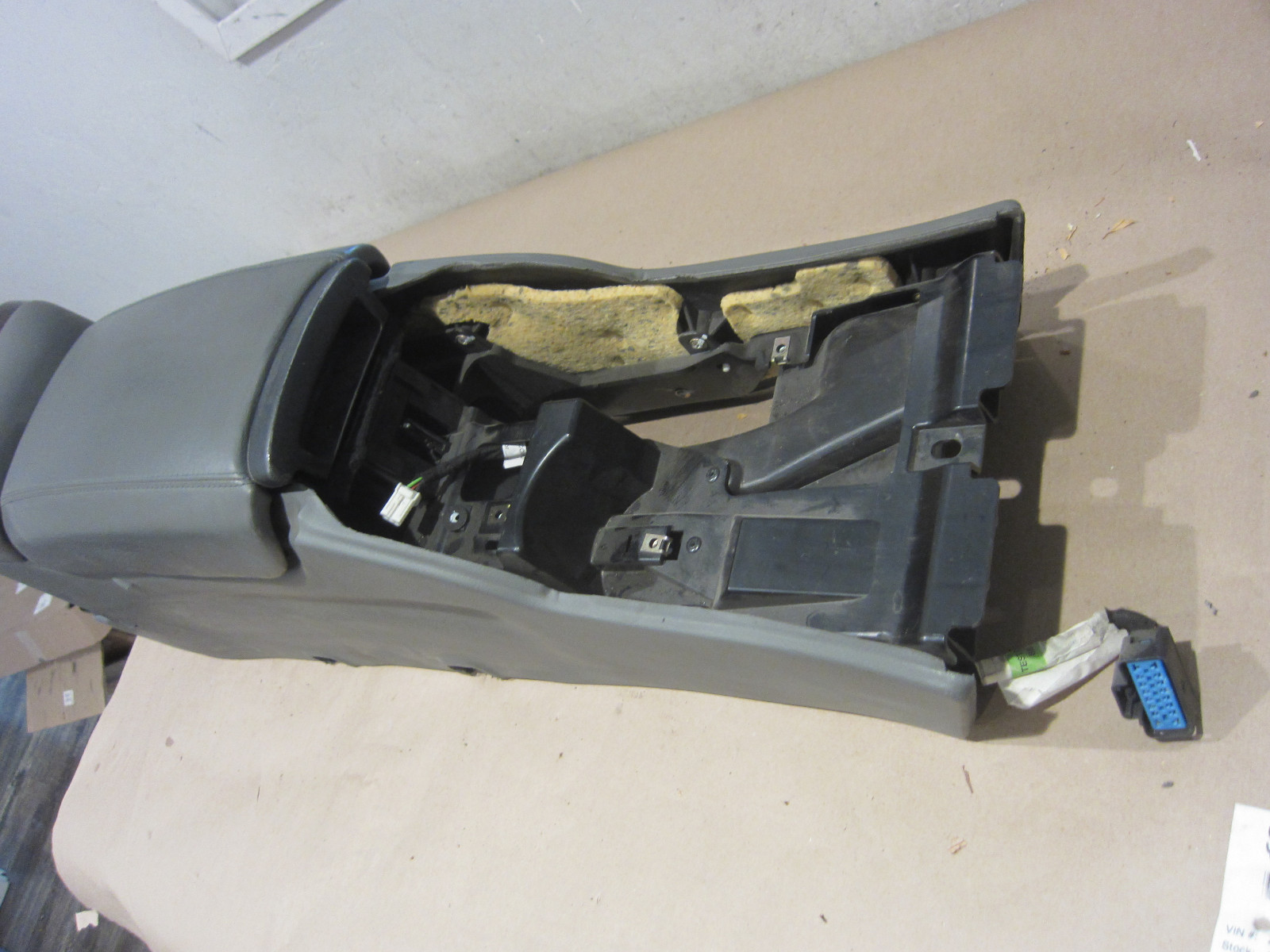 Maserati Quattroporte Tunnel Cover Console Grey - P/N 981432408