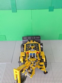 LEGO TECHNIC: Backhoe Loader (8069) - Used - Complete With Manual 