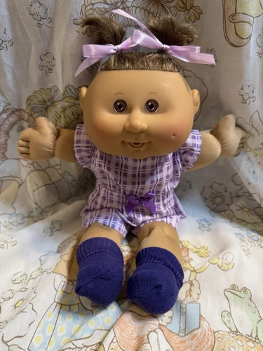 Cabbage Patch Kids AA/Latina Baby Girl Brown Hair Brown Eyes