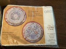 The Creative Circle. 0833 Friendship Wreath Only. Embroidery Kit. Vintage NIP