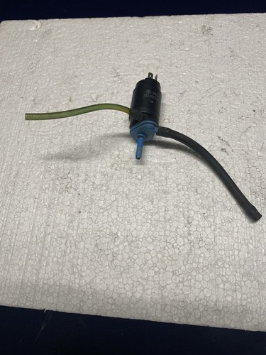 VW Golf 2 Jetta II MK2 Waschpumpe Scheibenwaschpumpe Wischwasserpumpe 333955651