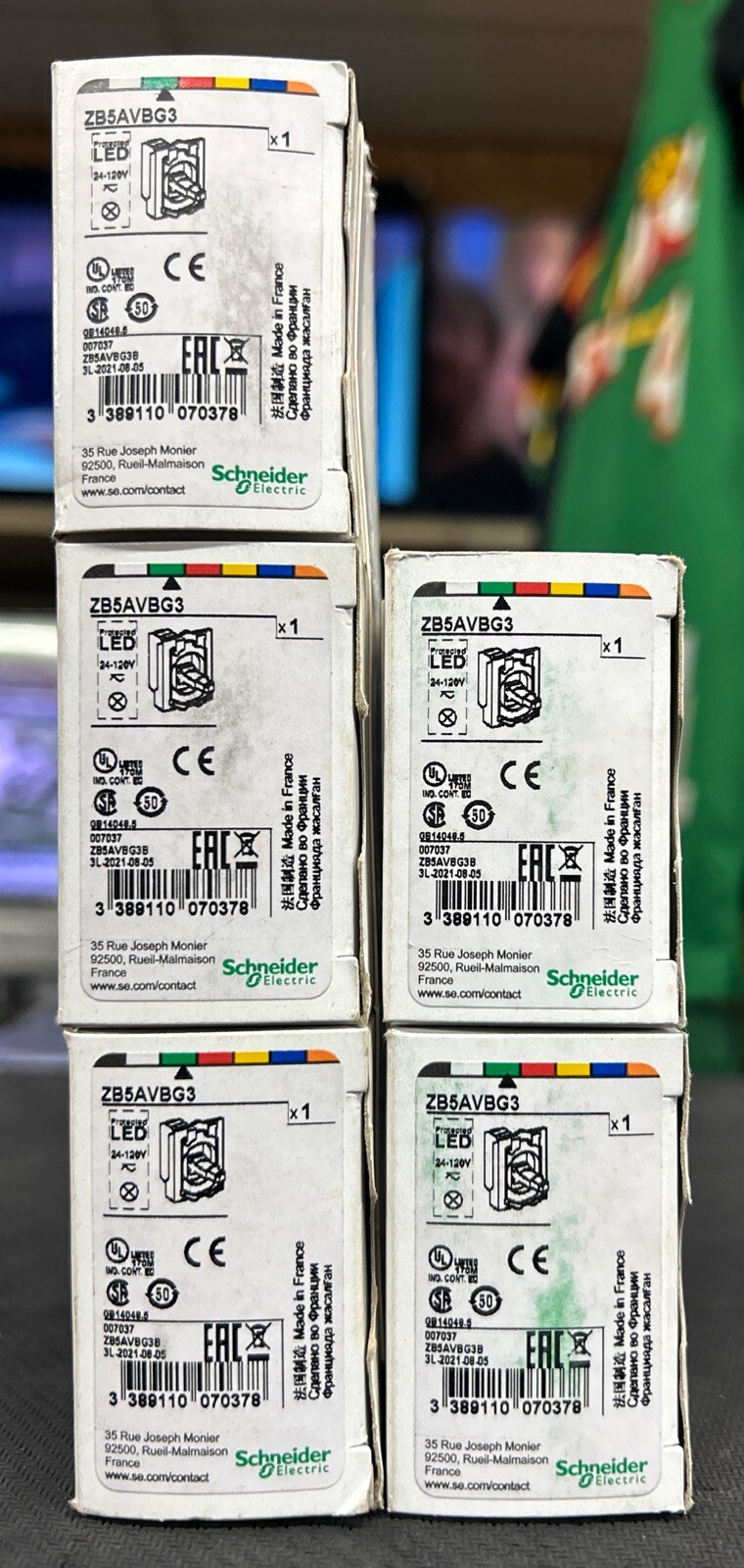 LOT OF 5 Schneider Electric ZB5 AVBG3