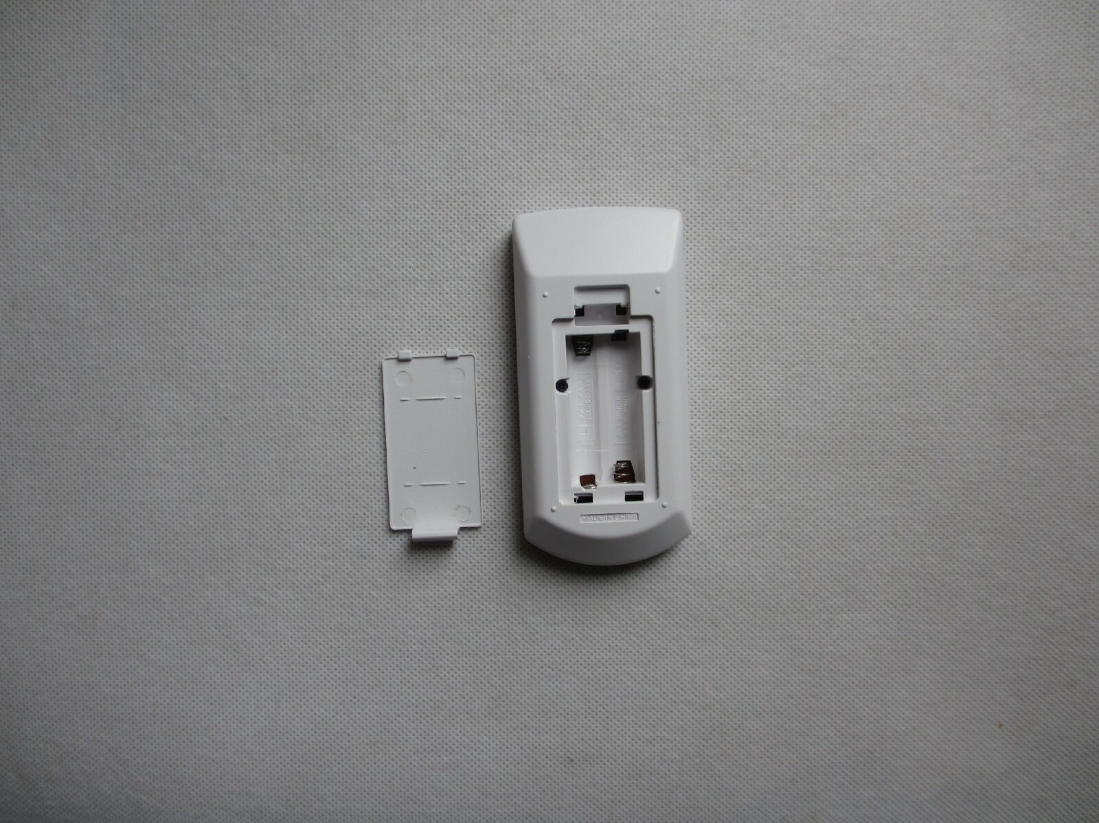 Panasonic Fernbedienung N2QAYA000088 – Originalersatz Für Projektoren PT-VZ570, VW530, VX600