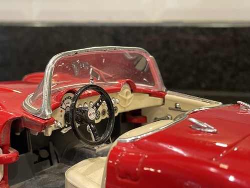 Burago 1/18 Chevrolet Corvette 1957 - Picture 5 of 11