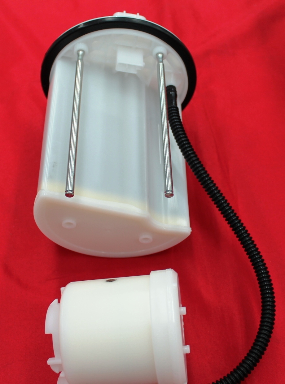 TOYOTA RAV4 FUEL FILTER TUBE TYPE 30 SERIES NOV 05 DEC 08 NEW GENUINE