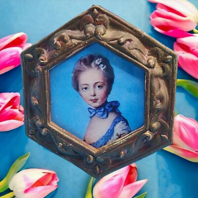 Edizioni Beatrice D Este Milan Miniature Art Hexagon Gold Frame Hong Kong 