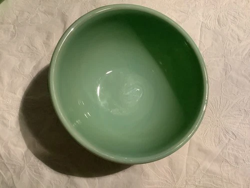 Green Jadeite Green 9" Mixing Serving Bowl Fire King USA 2.5 Quart 2000