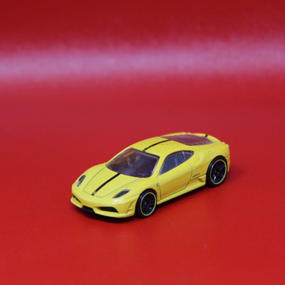 ホットウィール、フェラーリ 430 スクーデリア（黄） Hot Wheels 1/43 Ferrari 430 Scuderia Yellow Elite Diecast