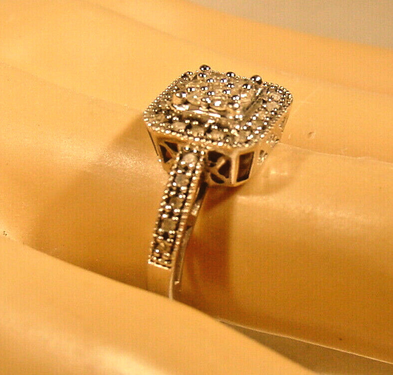 Vintage 10K White Gold Diamond Engagement ring ctw