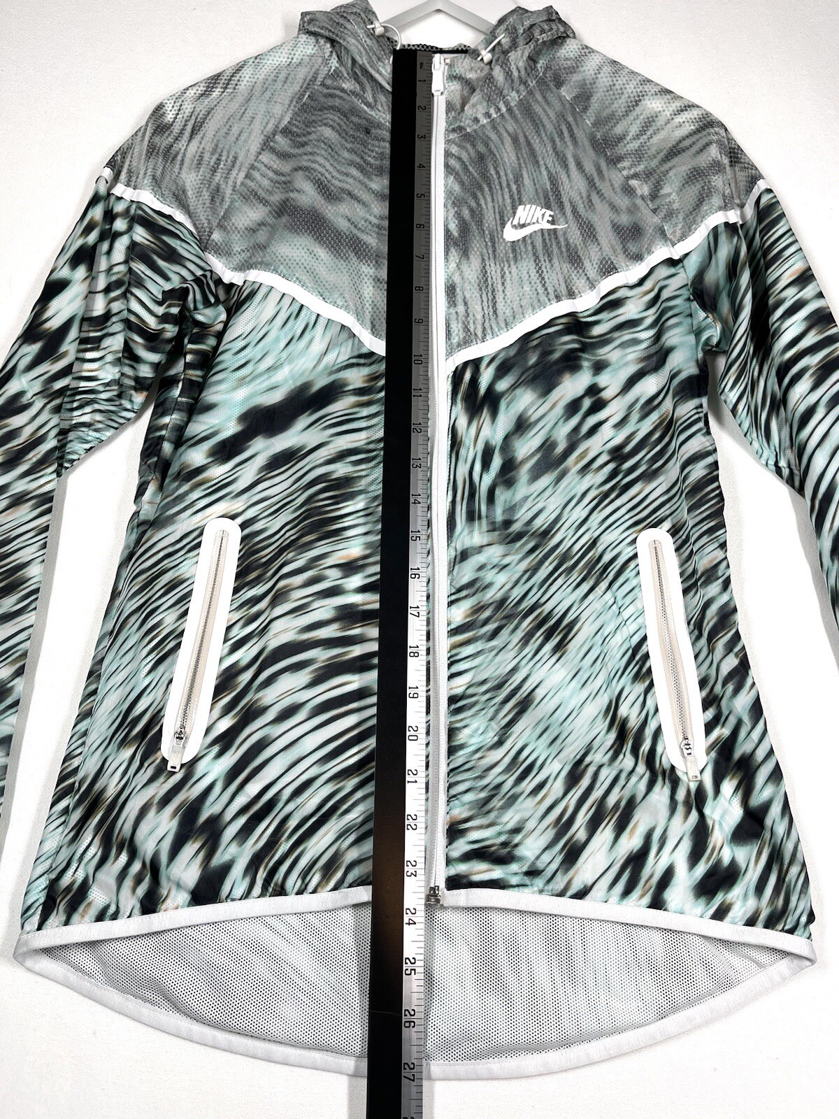 Nike Tech Hyperfuse Hooded Windrunner Jacket Wome… - image 11