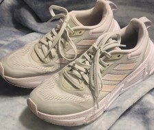 Adidas Women's Questar 2022 Running Shoes, 8.5 US Lace-Up Running Sneakers